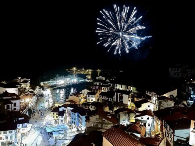 Fiestas de San Pedro, San Pablo y San Pablín

#cudilleroasturias #cudillero #fuegosartificiales #asturias_mola #asturiasparaisonatural #asi_es_asturias_ #cudillero_ig